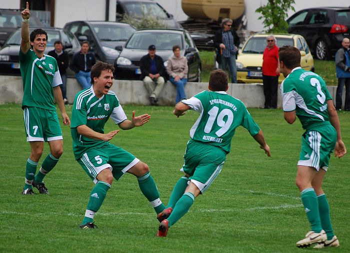 Torjubel nach Mark Sipos Führungstreffer! Foto: Manuel Heindl